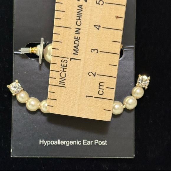 NWT J. Crew Pearl Hoop Earrings for Pieced Ears Goldtone Style AU355 - Picture 5 of 6